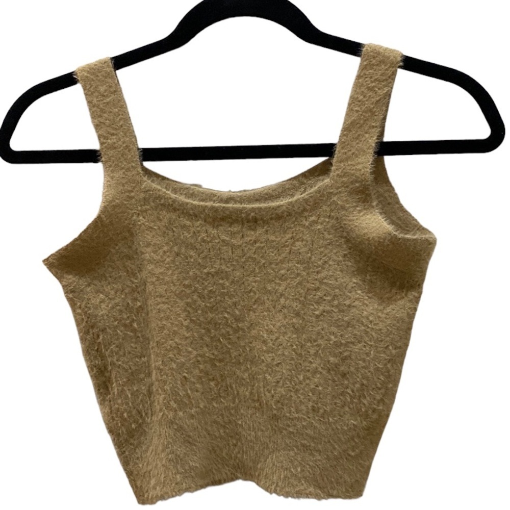 Cupcake Clothing LTD Fuzzy Tan Crop Top
Color Tan Sleeveless Top P Size Small